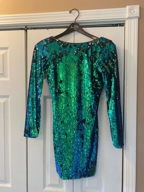 Dress the Population Iridescent Green and Blue Sequin Long-Sleeve Dress